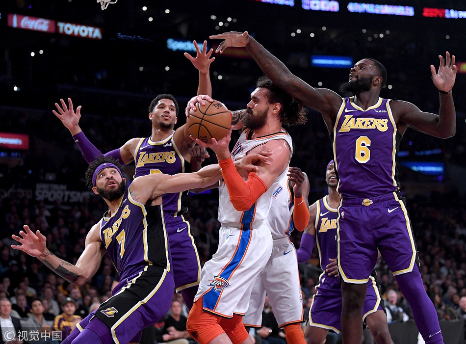 往牵动着球 往牵动着球