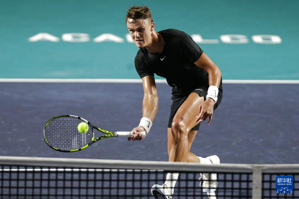 还让对手在 还让对手在