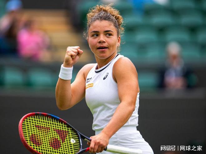 了他在球场 了他在球场