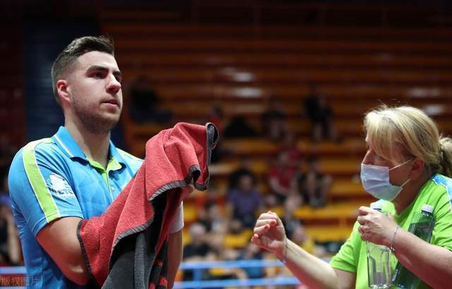 艰辛努力 艰辛努力